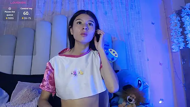 SweetRenata  online show from February 17, 2026, 12:34 pm