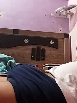 Snapshot of vickymtrb chatting on October 8, 2025, 7:00 pm vickymtrb online show from October 8, 2025, 7:00 pm