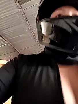 Scarlet Aura online show from November 19, 2025, 7:58 pm