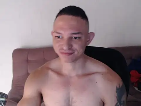 Snapshot of BigMontainsRock chatting on November 7, 2025, 5:40 am BigMontainsRock online show from November 7, 2025, 5:40 am