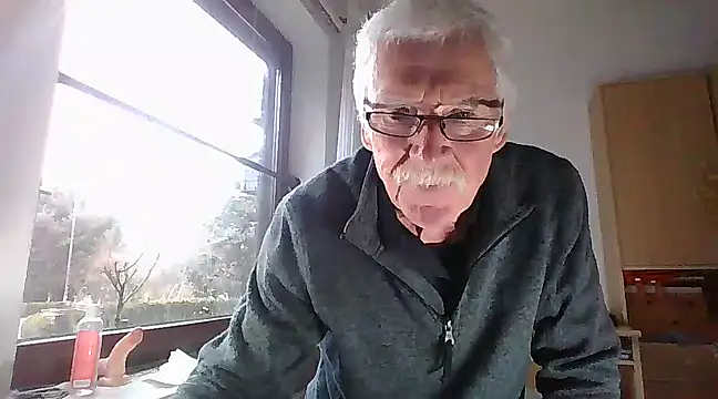 super-snoopy online show from February 2, 2025, 9:19 am