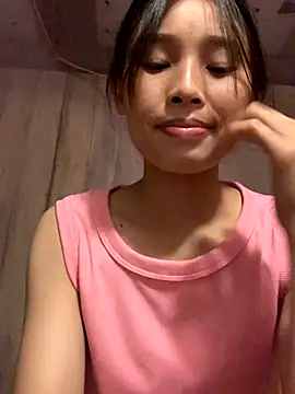 Snapshot of Han-han123 chatting on October 22, 2025, 1:11 pm Han-han123 online show from October 22, 2025, 1:11 pm