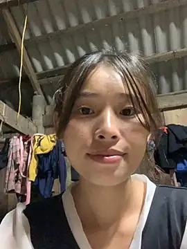 Snapshot of Han-han123 chatting on October 25, 2025, 1:18 pm Han-han123 online show from October 25, 2025, 1:18 pm