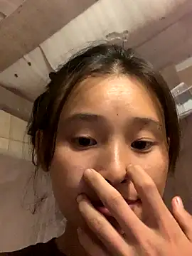 Snapshot of Han-han123 chatting on October 31, 2025, 1:12 pm Han-han123 online show from October 31, 2025, 1:12 pm