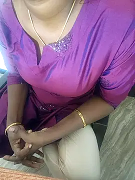 Snapshot of Tamilmallu-duskygirl03 chatting on November 4, 2025, 6:45 am Tamilmallu-duskygirl03 online show from November 4, 2025, 6:45 am