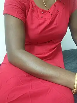 Snapshot of Tamilmallu-duskygirl03 chatting on November 4, 2025, 6:51 pm Tamilmallu-duskygirl03 online show from November 4, 2025, 6:51 pm