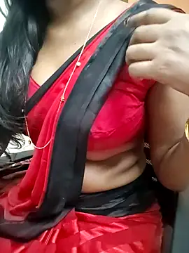 Snapshot of Tamilmallu-duskygirl03 chatting on June 4, 2026, 5:35 am Tamilmallu-duskygirl03 online show from June 4, 2026, 5:35 am