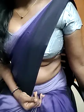 Snapshot of Tamilmallu-duskygirl03 chatting on June 16, 2026, 4:53 pm Tamilmallu-duskygirl03 online show from June 16, 2026, 4:53 pm