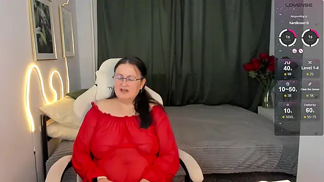 hottyannaa online show from March 12, 2026, 2:39 am