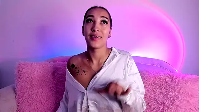 HeidyRousse online show from January 15, 2026, 1:37 pm