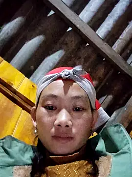 gio-thu online show from December 4, 2025, 4:38 pm