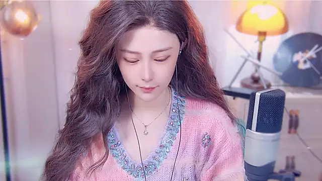 cherry-fa online show from October 14, 2025, 3:18 am