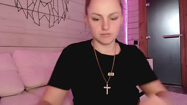 CandyBunie online show from January 12, 2026, 3:34 am