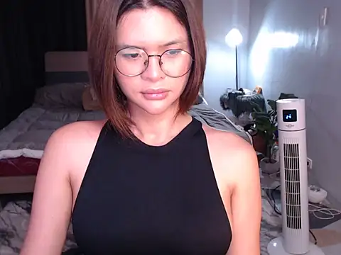 Snapshot of tyra_lurer chatting on July 25, 2026, 9:34 pm tyra lurer online show from July 25, 2026, 9:34 pm