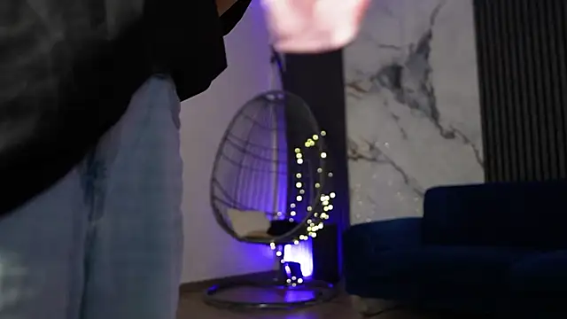 RachelRavee online show from January 13, 2026, 5:24 am