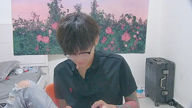 KK-cuteboy online show from June 13, 2026, 4:54 am