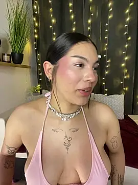LoraShines online show from July 9, 2026, 6:01 pm