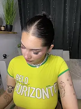 LoraShines online show from July 22, 2026, 5:38 pm