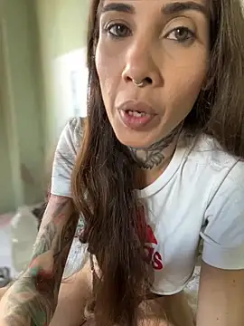 casalskunk online show from August 4, 2026, 7:27 pm