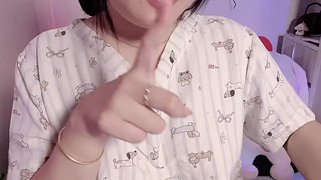 Snapshot of BeChinh_Lee chatting on June 12, 2026, 5:23 pm BeChinh Lee online show from June 12, 2026, 5:23 pm