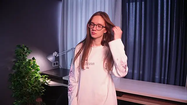 Snapshot of AiFusch chatting on October 9, 2025, 3:04 am AiFusch online show from October 9, 2025, 3:04 am