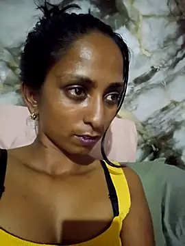 Snapshot of dreamerrrrr1 chatting on October 28, 2025, 11:07 pm dreamerrrrr1 online show from October 28, 2025, 11:07 pm