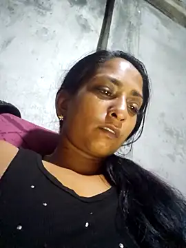 Snapshot of dreamerrrrr1 chatting on December 17, 2025, 4:29 am dreamerrrrr1 online show from December 17, 2025, 4:29 am