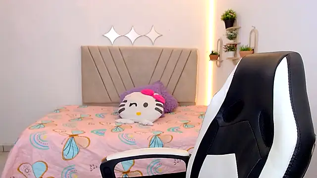 Snapshot of zara_cute chatting on June 17, 2026, 12:07 pm zara cute online show from June 17, 2026, 12:07 pm