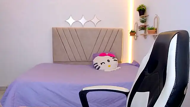 Snapshot of zara_cute chatting on July 1, 2026, 12:07 pm zara cute online show from July 1, 2026, 12:07 pm