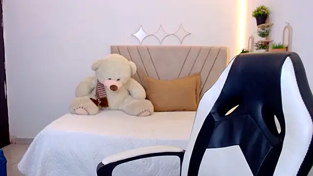 Snapshot of zara_cute chatting on July 11, 2026, 12:08 pm zara cute online show from July 11, 2026, 12:08 pm