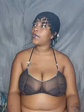 Snapshot of ZuriVixen chatting on May 19, 2026, 7:09 pm ZuriVixen online show from May 19, 2026, 7:09 pm