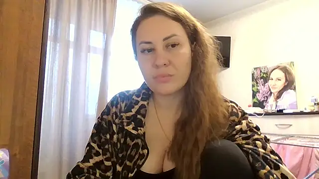 MeadowEyes online show from October 21, 2025, 11:00 am