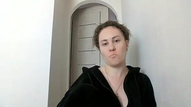 Snapshot of MeadowEyes chatting on May 29, 2026, 7:50 am MeadowEyes online show from May 29, 2026, 7:50 am