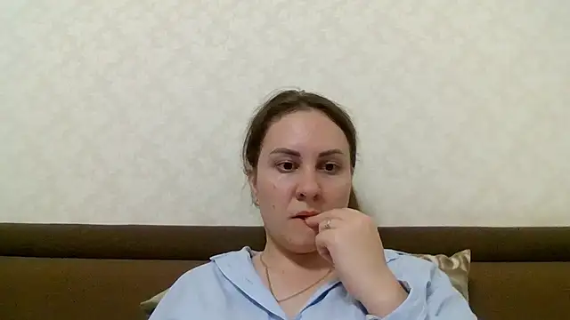 Snapshot of MeadowEyes chatting on June 7, 2026, 6:11 pm MeadowEyes online show from June 7, 2026, 6:11 pm