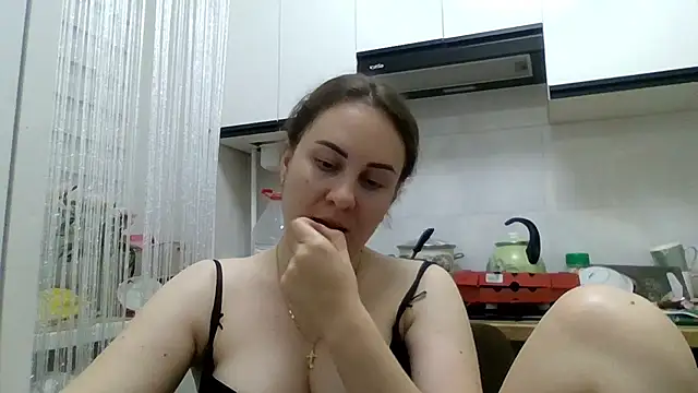 Snapshot of MeadowEyes chatting on June 11, 2026, 6:28 pm MeadowEyes online show from June 11, 2026, 6:28 pm