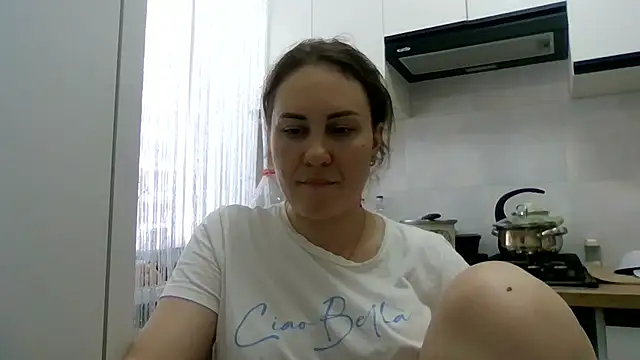 MeadowEyes online show from June 25, 2026, 12:42 pm