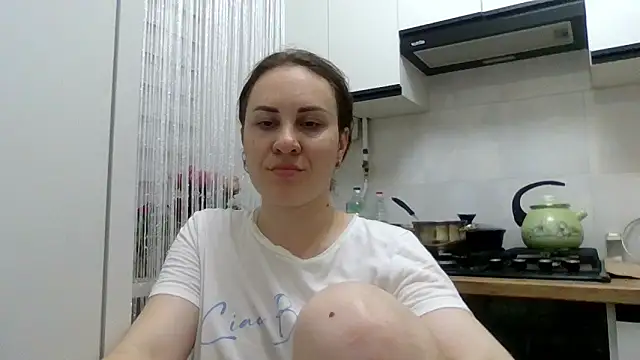MeadowEyes online show from June 27, 2026, 9:20 pm