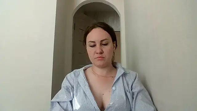 MeadowEyes online show from July 26, 2026, 3:25 am