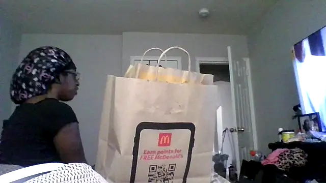 Snapshot of dezzidavill chatting on May 11, 2026, 3:18 pm dezzidavill online show from May 11, 2026, 3:18 pm