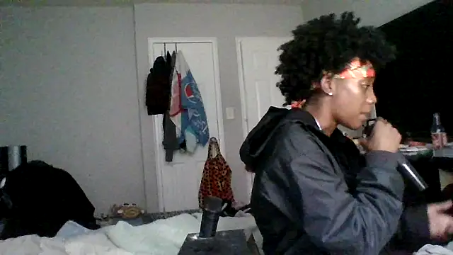 Snapshot of dezzidavill chatting on May 25, 2026, 5:30 pm dezzidavill online show from May 25, 2026, 5:30 pm