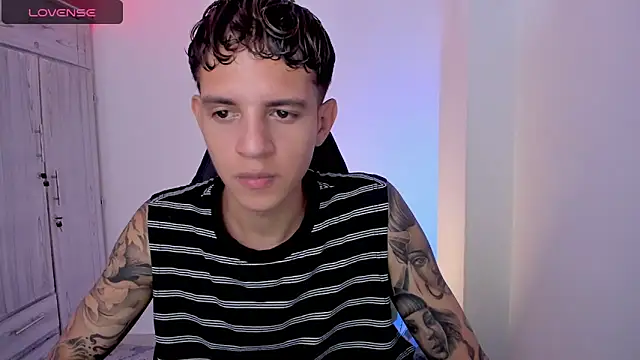 tylernova online show from April 26, 2026, 1:47 am