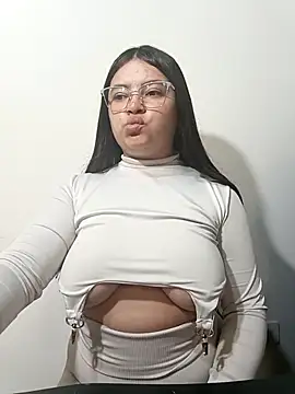 Snapshot of sofia_athome chatting on November 3, 2025, 9:16 pm sofia athome online show from November 3, 2025, 9:16 pm