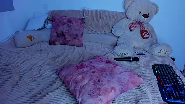 Snapshot of majo_gallego chatting on November 18, 2025, 9:52 pm majo gallego online show from November 18, 2025, 9:52 pm