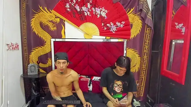 Snapshot of Pride_couple chatting on December 19, 2025, 11:23 pm Pride couple online show from December 19, 2025, 11:23 pm