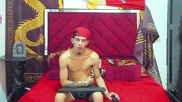 Snapshot of Pride_couple chatting on January 7, 2026, 11:29 pm Pride couple online show from January 7, 2026, 11:29 pm