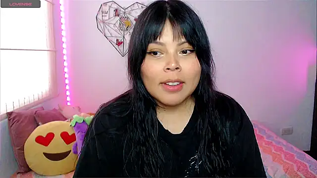 Snapshot of EllieMoonX chatting on May 14, 2026, 10:38 pm EllieMoonX online show from May 14, 2026, 10:38 pm