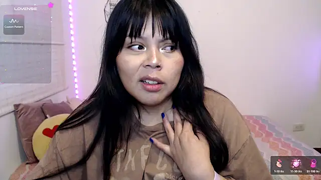 Snapshot of EllieMoonX chatting on May 27, 2026, 11:13 pm EllieMoonX online show from May 27, 2026, 11:13 pm