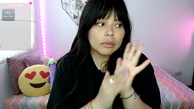 EllieMoonX online show from July 1, 2026, 10:53 pm