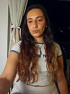 Snapshot of Meganthomson chatting on April 28, 2026, 1:15 am Meganthomson online show from April 28, 2026, 1:15 am