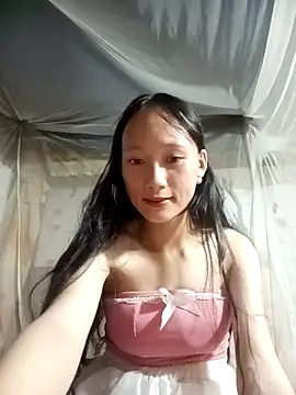 Snapshot of minachao- chatting on October 9, 2025, 8:23 am minachao- online show from October 9, 2025, 8:23 am